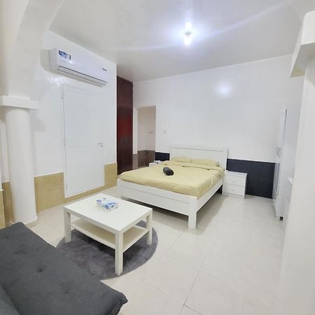 Corniche Full Studio Apartment Abu Dhabi Luaran gambar