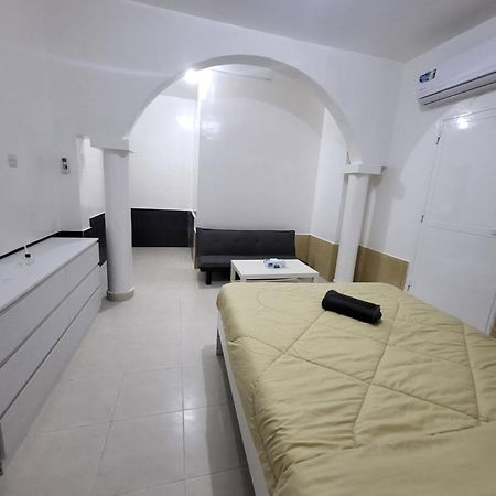 Corniche Full Studio Apartment Abu Dhabi Luaran gambar