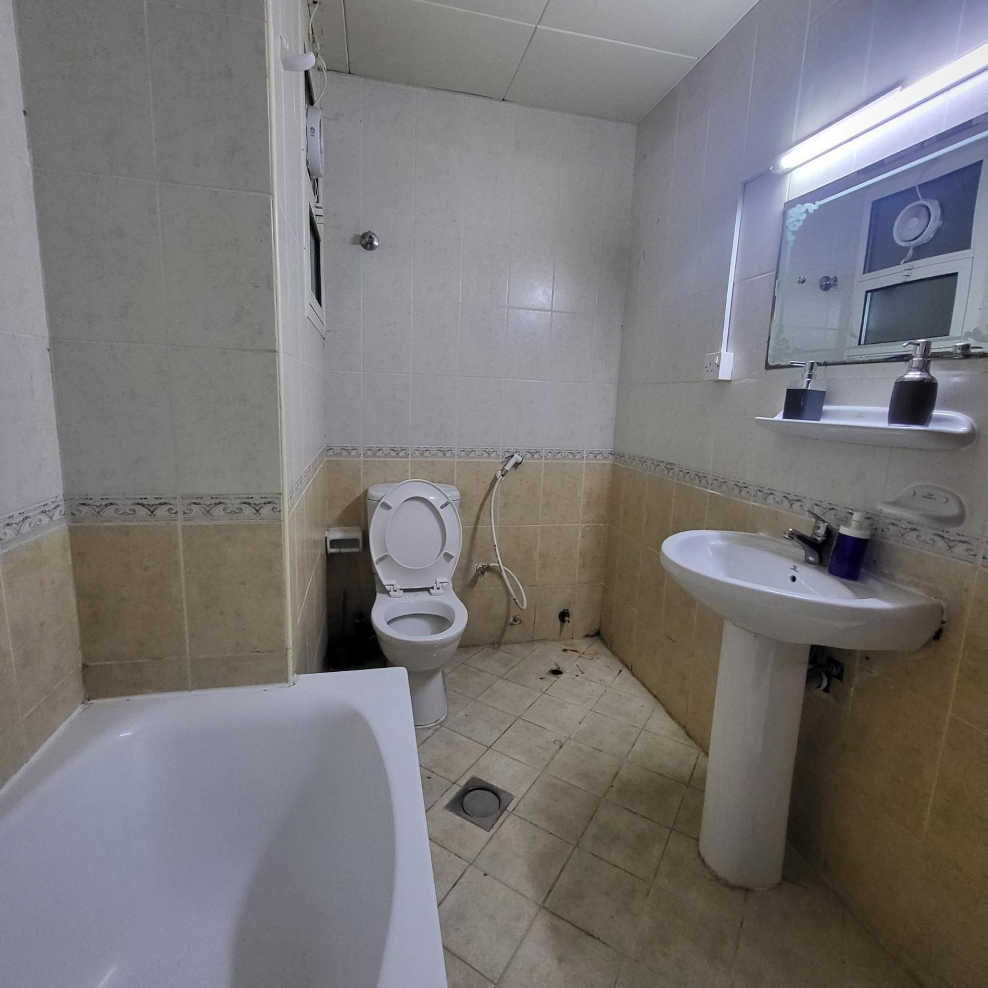 Corniche Full Studio Apartment Abu Dhabi Luaran gambar