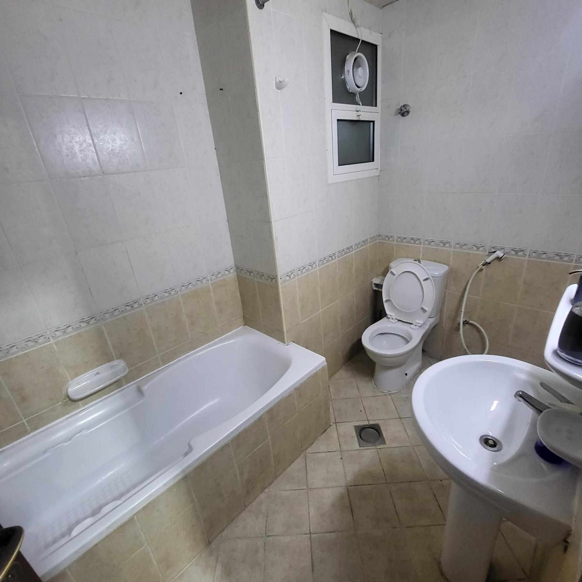 Corniche Full Studio Apartment Abu Dhabi Luaran gambar